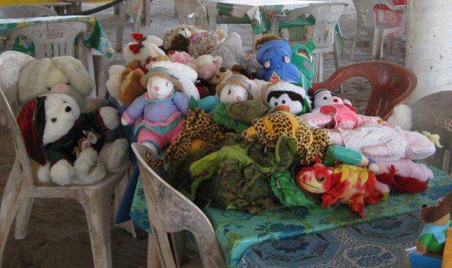 Toys (2)