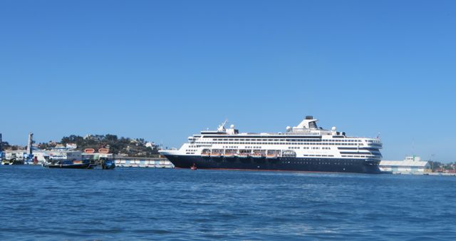 We went into town last Tuesday and spied this Holland American ship in port. It was the Veendam which we had cruised on years ago in the days before we started to RV.