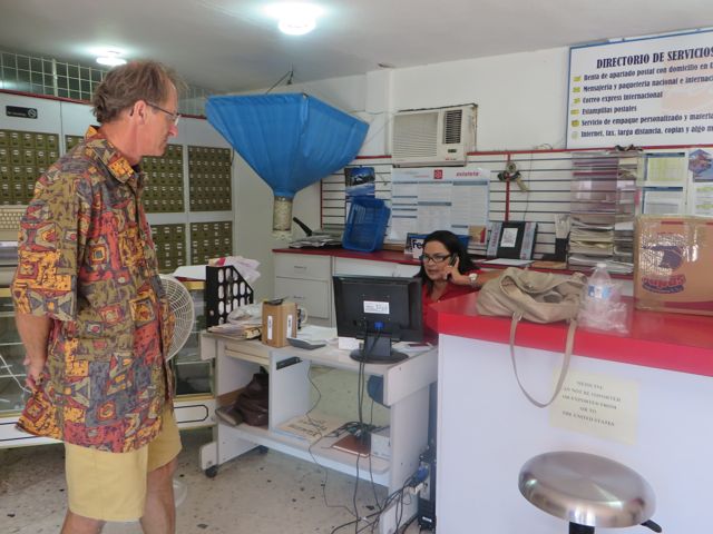 Does Colin look a tad concerned? The lady at the desk actually called the luthier in Paracho twice to be sure of her facts re his address, etc. She was a