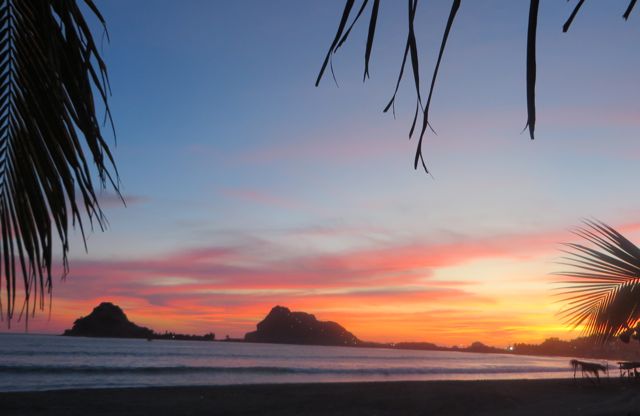 Our final sunset on the Isla.