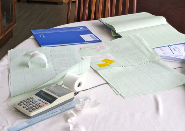 I ran out of desk space so covered the dinning room table with a flanellete sheet to do final synopsis.