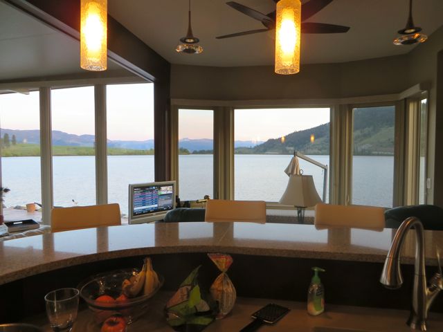 The view froime the kitchen a moenet later