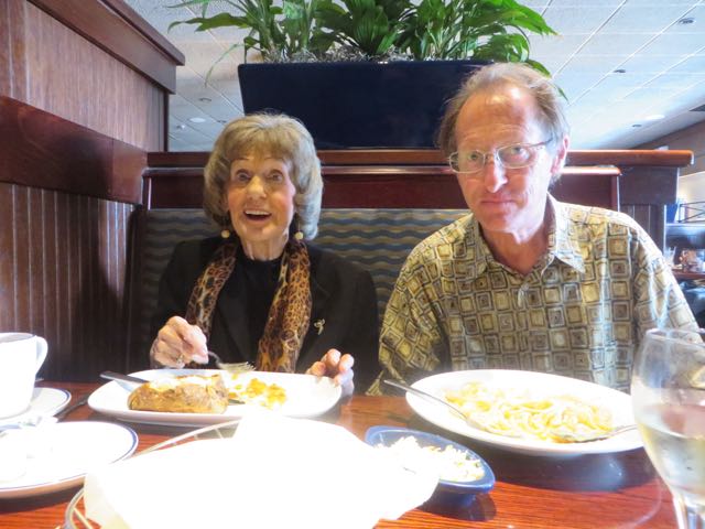 We had a veh & ry delicious late lunch. Colin and I enjoyed crab linguine while Mammio had fish and a baked potato. She loves going out and this was a treat for her and us.