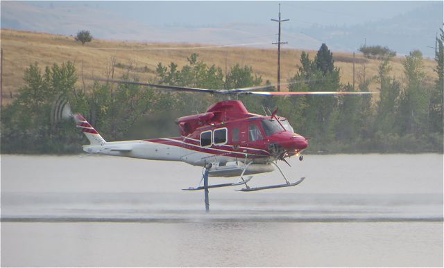 Where proceeded to suck up more water right in front of us. He was very very close to us and flew directly over our roof top. Ic ould see the po;