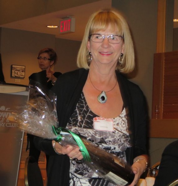 Prior to dinner there were a few raffle draws. Guess who won a very very nice bottle of wine?