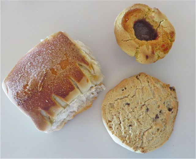 All these fresh baked treats are available here on the Isla. A bakery opened ( the first in 7 years that we know about ) . E