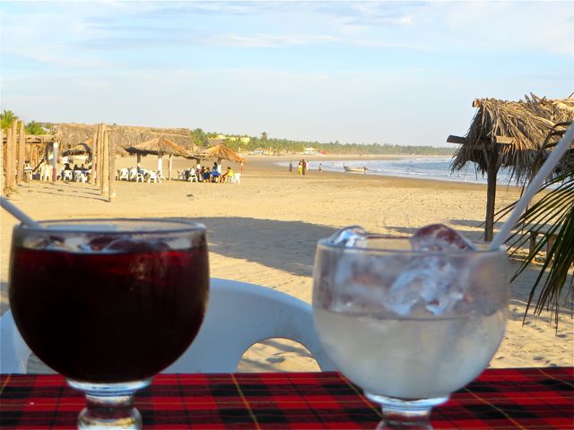 We walked the grisl down to El Velero where I indulged in a margarita, the best of the best on the Isla, well at least this year.
