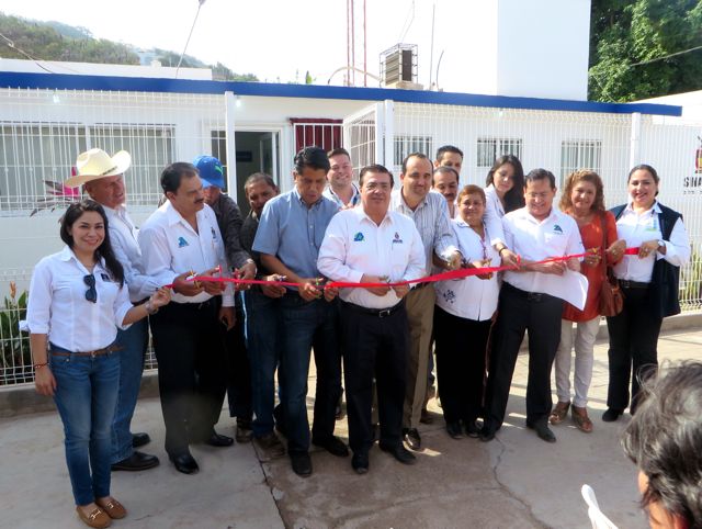 While at the medical clinic on Thursday AM Heriberto discovered that the grand opening was happening the next morning, Friday Feb. 12th.