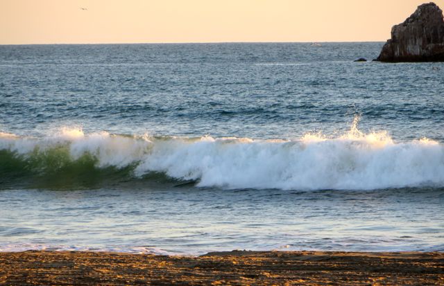 The waves were nos stop today and at times very highg and frequent