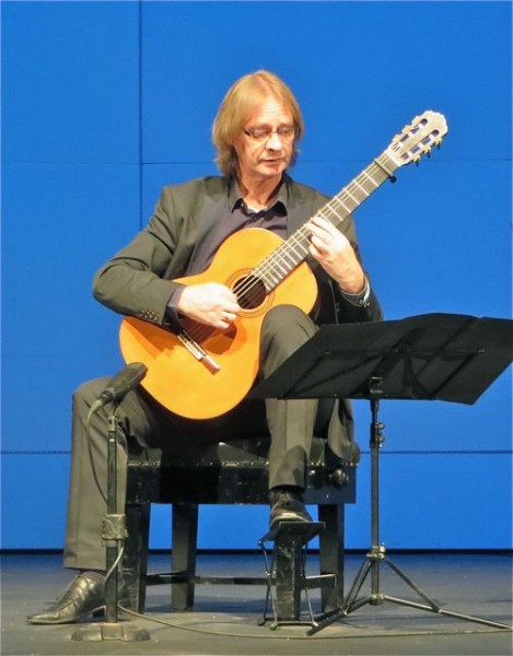 David's music was superb. I heard music and dounds that I never have heard form a guiter.