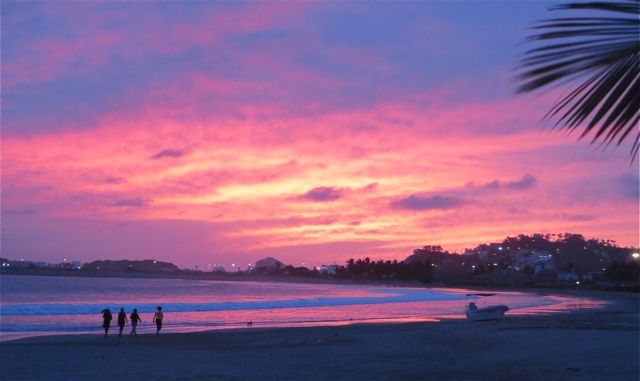 This was our spectacular sunset just this past Monday. It was another grey day but Mother Nature certainly made up for that at sunset. As seen thru the lens of my camera.....