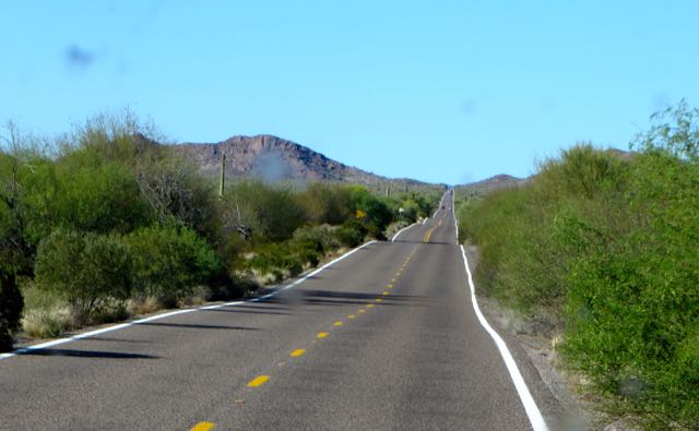 Finally we were on that lovely ribbon of highway......heading North.....