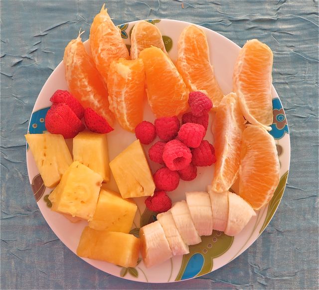 We have been getting some very nice fruit breakfasts this week. Costco has the sweetest pianeapple and the raspberries almost taste like they were picked off the bush.