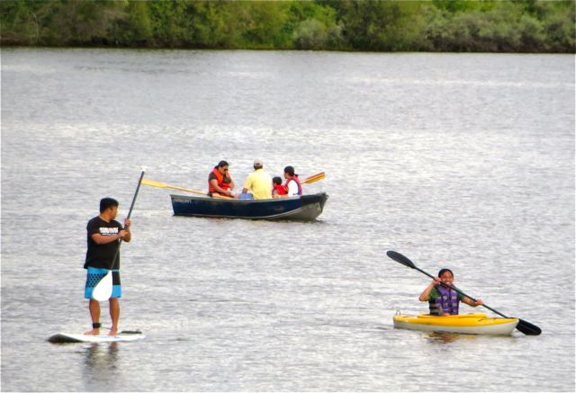 The weather improved enoughf for these fols to get oout onto the lake.