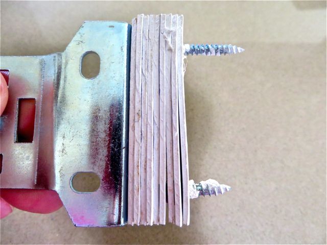 Once I calmed donw some more I observed that Two different lenghts of screws had been used in the installation.