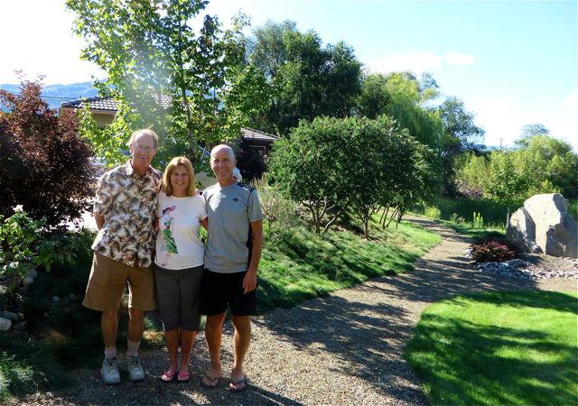 Our four hours together went by much too quickly. Janet is a long time blog reader and this will be their third winter in Mazatlan and their second on the Isla. we look forward to spending much more time together. Thanks agian for the wonderful luch folks.