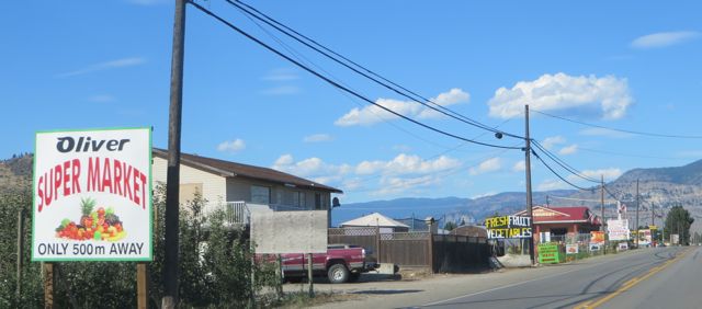 Their are also many orchards and gardens along this road and that means many fruit & veggie stands.