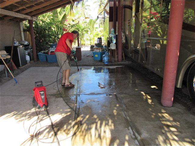 Next was a good power washing. Now we are waiting for everything to dry thouroughtly.