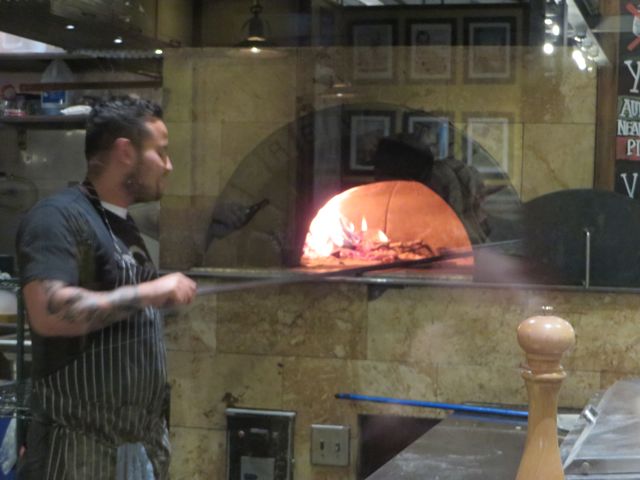 It only takes 90 secionds to cook your personla pizza to perfecgion.