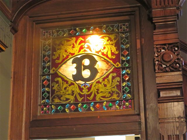 Our next stop at the Beringer Winery was not planned. But I do enjoy their PInot Grigio and the girls needed lunch and a walk.